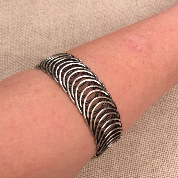 Stretchy Antique Stilvertone Bracelet Adjustable - Picture 5 of 8